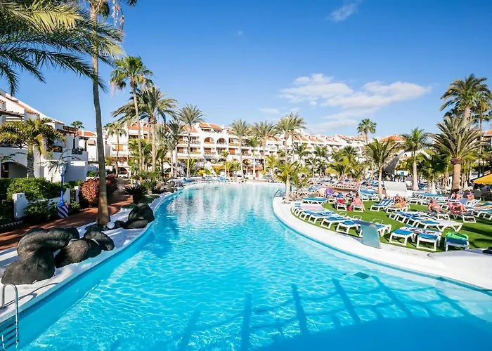 4008 Great Location In Americas, Sea Front! Apartment