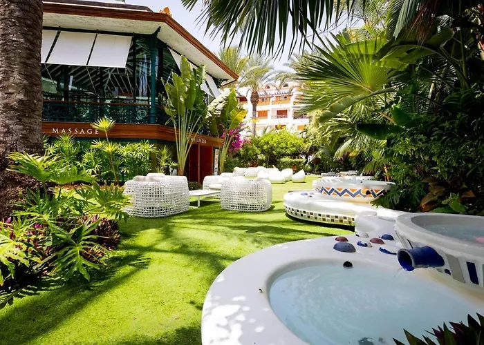 4008 Great Location In Americas, Sea Front! Apartment