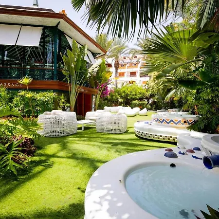 4008 Great Location In Americas, Sea Front! شقة