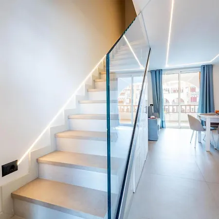 4008 Great Location In Americas, Sea Front! شقة